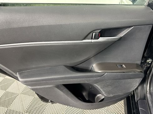 Used 2021 Toyota Camry LE image 24
