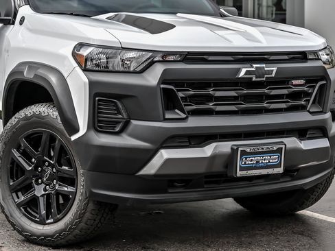 Used 2025 Chevrolet Colorado Trail Boss image 2