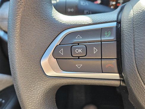 Used 2025 Jeep Compass Sport image 21