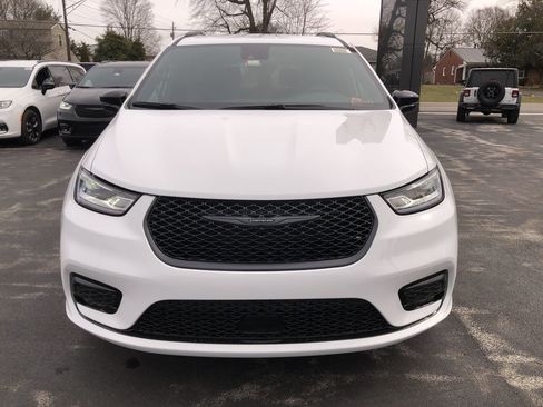 New 2026 Chrysler Pacifica Select image 16