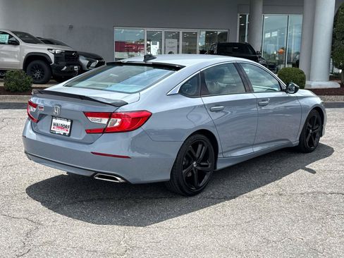 Used 2022 Honda Accord Sport image 2