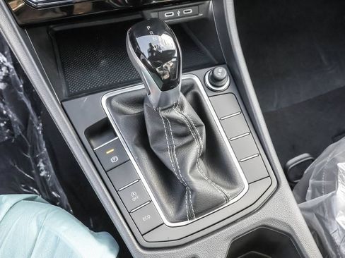 Used 2026 Volkswagen Jetta Sport FWD image 25