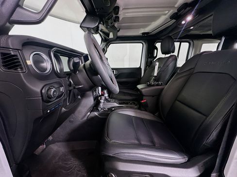 Used 2024 Jeep Wrangler Sahara w/ Technology Group image 12