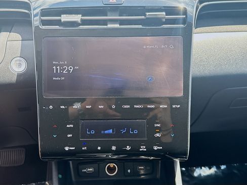 Used 2024 Hyundai Tucson SEL w/ Convenience Package FWD image 10