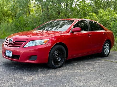 Used 2011 Toyota Camry LE FWD image 4