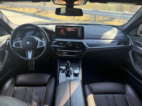 Used 2022 BMW 530i xDrive w/ Executive Package image 23