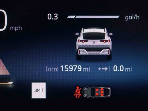 Certified 2025 BMW X2 xDrive28i w/ Premium Package image 21