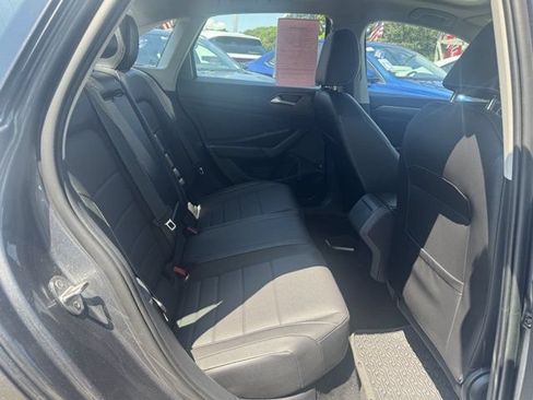 Used 2023 Volkswagen Jetta SE w/ Panoramic Sunroof Package FWD image 32