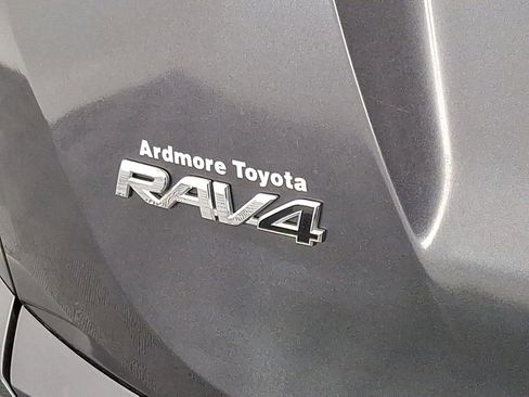 Used 2016 Toyota RAV4 LE image 23