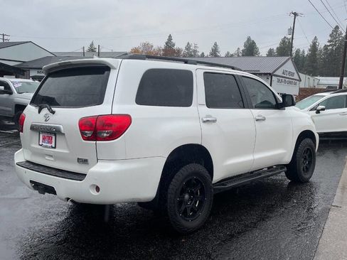 Used 2015 Toyota Sequoia Platinum image 5