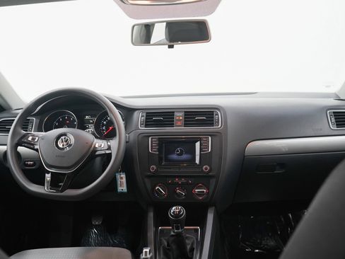 Used 2017 Volkswagen Jetta S w/ Jetta S Cold Weather Package FWD image 13