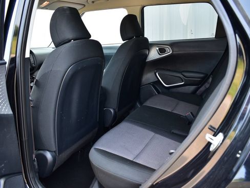 Used 2022 Kia Soul LX FWD image 19