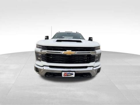 Used 2024 Chevrolet Silverado 3500 LT w/ Convenience Package image 3