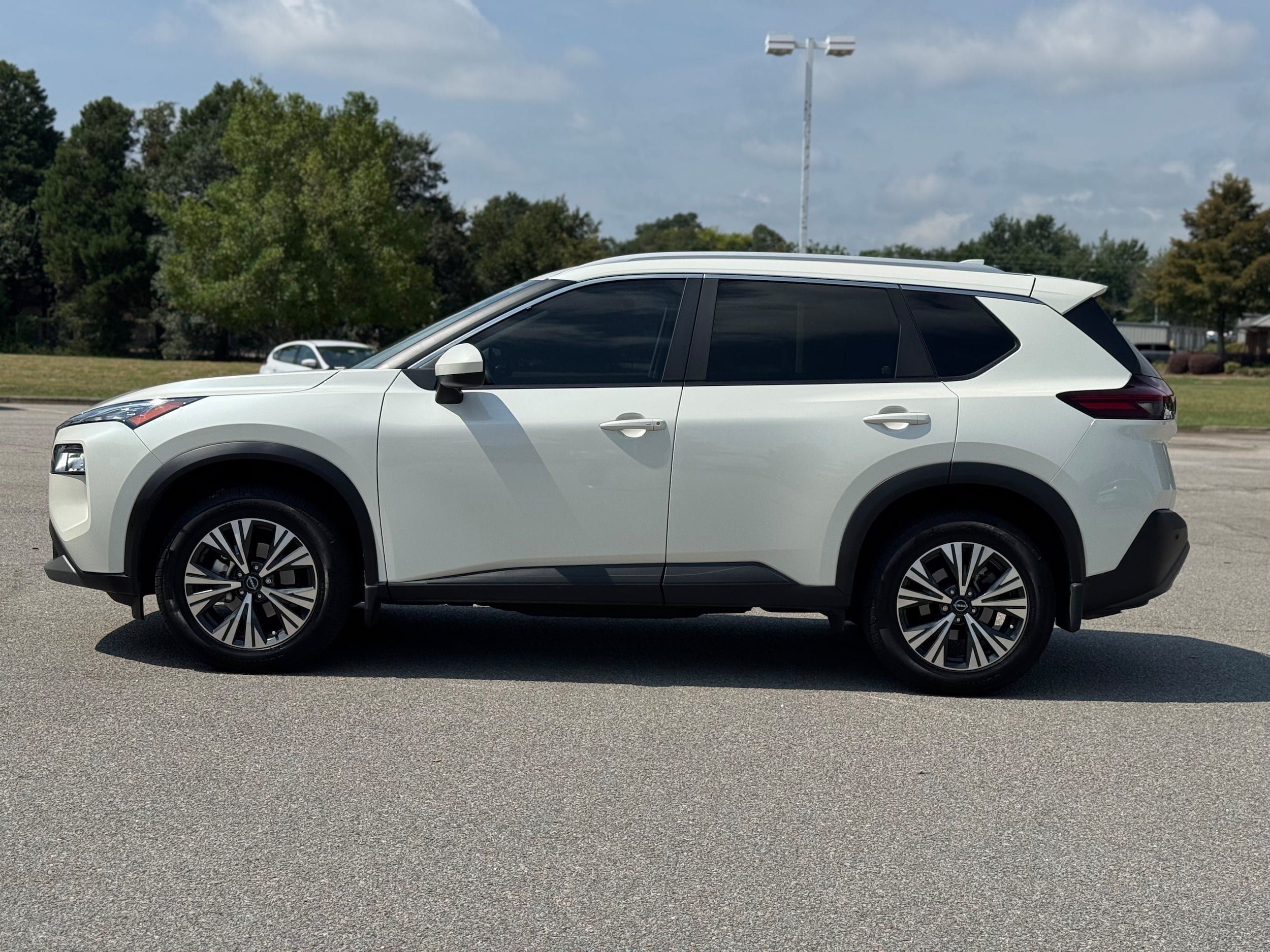 Used 2023 Nissan Rogue SV w/ SV Premium B Package AWD/4WD image 6