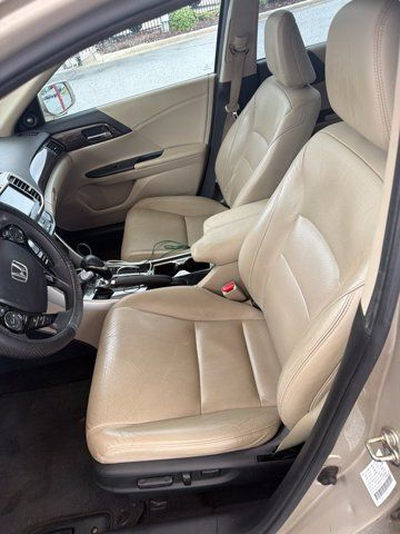 Used 2017 Honda Accord EX-L image 6