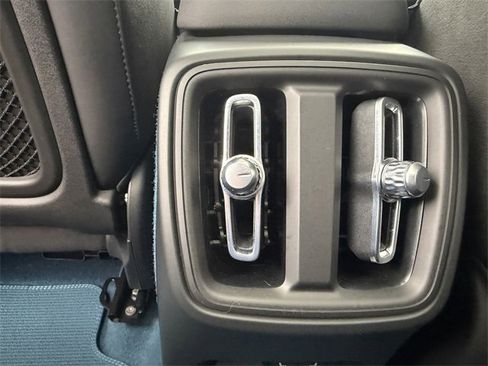 Used 2023 Volvo C40 P8 Recharge Ultimate image 12