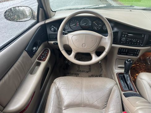 Used 2002 Buick Regal LS w/ LS Premium Pkg image 15