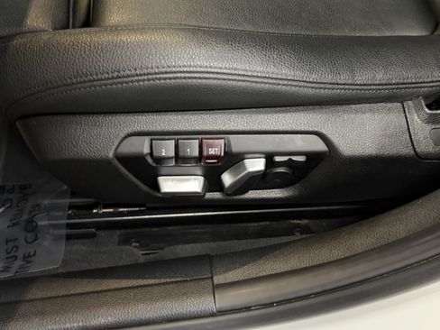 Used 2018 BMW 330e 330e iPerformance image 22