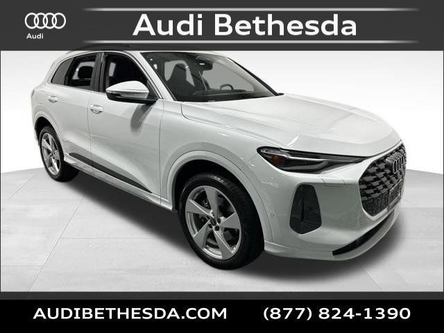 Used 2025 Audi Q5 Premium Plus w/ Premium Plus AWD/4WD image 1