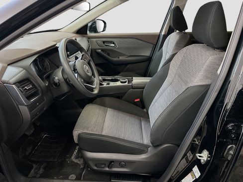 Used 2023 Nissan Rogue SV image 13