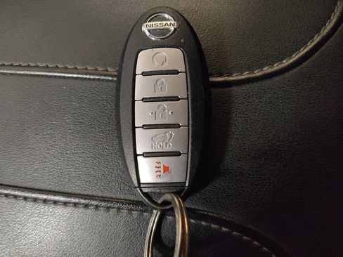 Used 2019 Nissan Rogue SV w/ Premium Package image 32