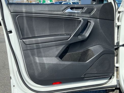 Used 2021 Volkswagen Tiguan SE R-Line image 18