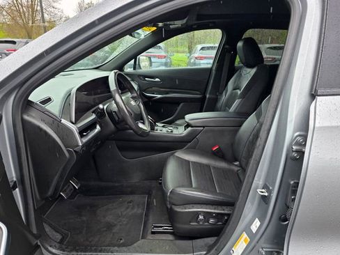 Used 2024 Cadillac XT4 Sport AWD/4WD image 17