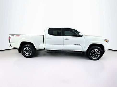 Used 2022 Toyota Tacoma TRD Sport w/ Technology Package AWD/4WD image 11