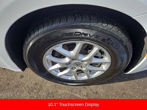 Used 2023 Chrysler Pacifica Touring-L image 13