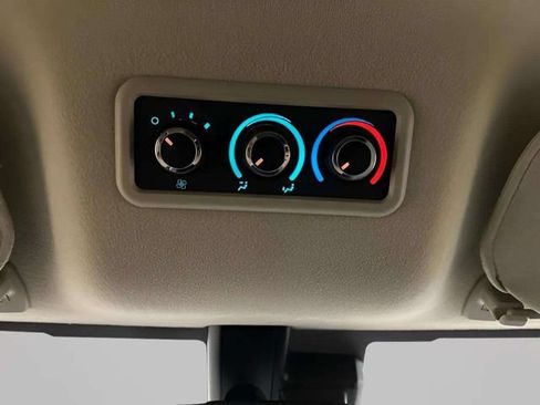 Used 2025 Chevrolet Express 3500 LT w/ LT Preferred Equipment Group RWD image 43