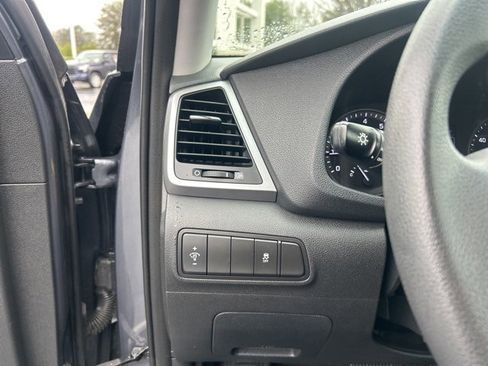 Used 2018 Hyundai Tucson SE image 25