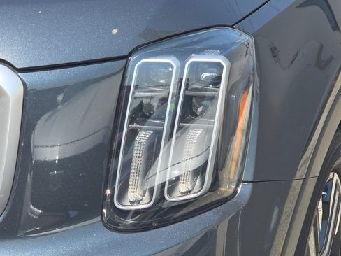 Used 2023 Kia Telluride SX AWD/4WD image 9