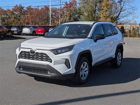 Used 2020 Toyota RAV4 LE image 7