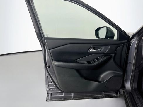 Used 2025 Nissan Rogue SV AWD/4WD image 24