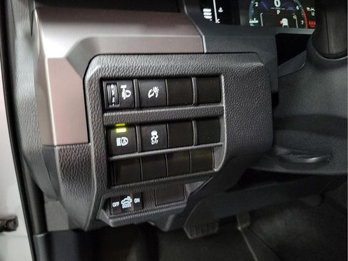 Certified 2024 Toyota Tacoma SR5 AWD/4WD image 13