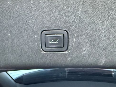 Used 2023 Chevrolet Traverse LT w/ Midnight/Sport Edition AWD/4WD image 41