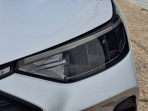 Used 2025 Ford Escape ST-Line FWD image 9