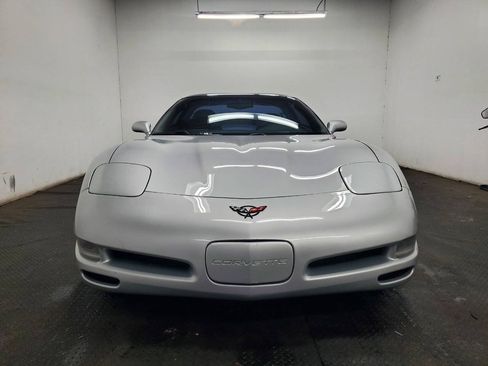Used 1998 Chevrolet Corvette Coupe w/ Roof Pkg RWD image 2