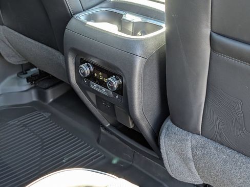 New 2026 GMC Acadia Denali Ultimate w/ LPO, Floor Liner Package AWD/4WD image 32