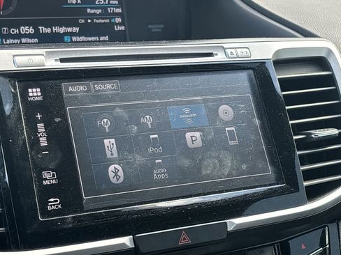 Used 2017 Honda Accord EX-L image 13