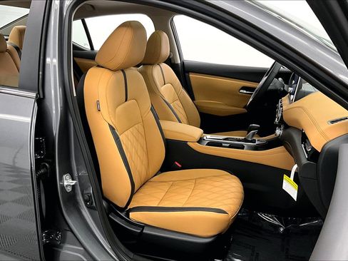 New 2025 Nissan Sentra SV w/ SV Premium Package FWD image 35