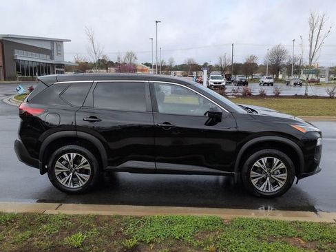 Used 2023 Nissan Rogue SV image 14