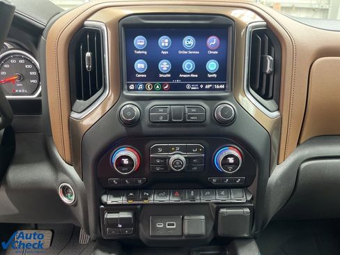 Used 2022 Chevrolet Silverado 1500 High Country w/ Technology Package image 17