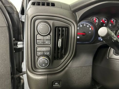 Used 2021 Chevrolet Silverado 1500 Custom image 19