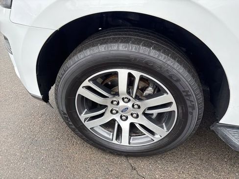 Used 2024 Ford Expedition Limited image 12