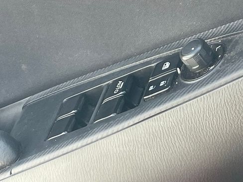 Used 2020 Toyota Yaris LE image 10