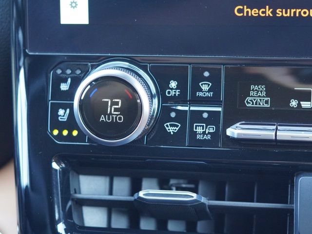 Used 2023 Toyota Highlander Platinum FWD image 31