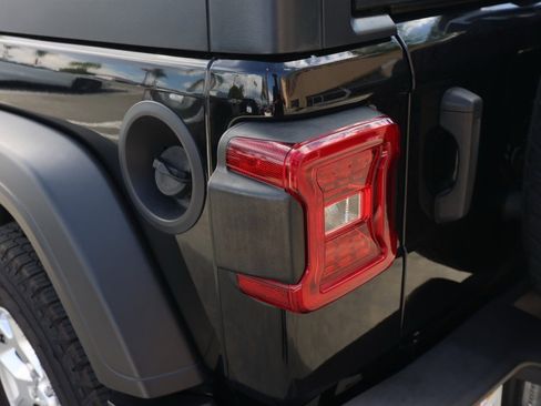 Used 2021 Jeep Wrangler Unlimited Islander image 7