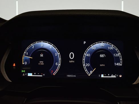 Used 2024 Jeep Grand Cherokee Altitude AWD/4WD image 22