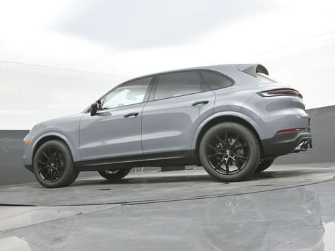 New 2026 Porsche Cayenne image 22